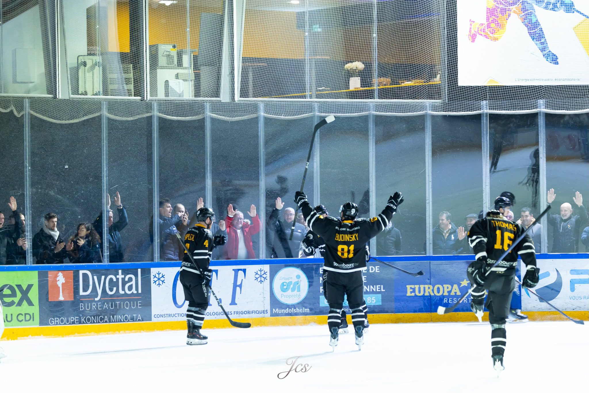 L’Étoile Noire frappe fort à Saint-Gervais et ramène trois points précieux (2–4)