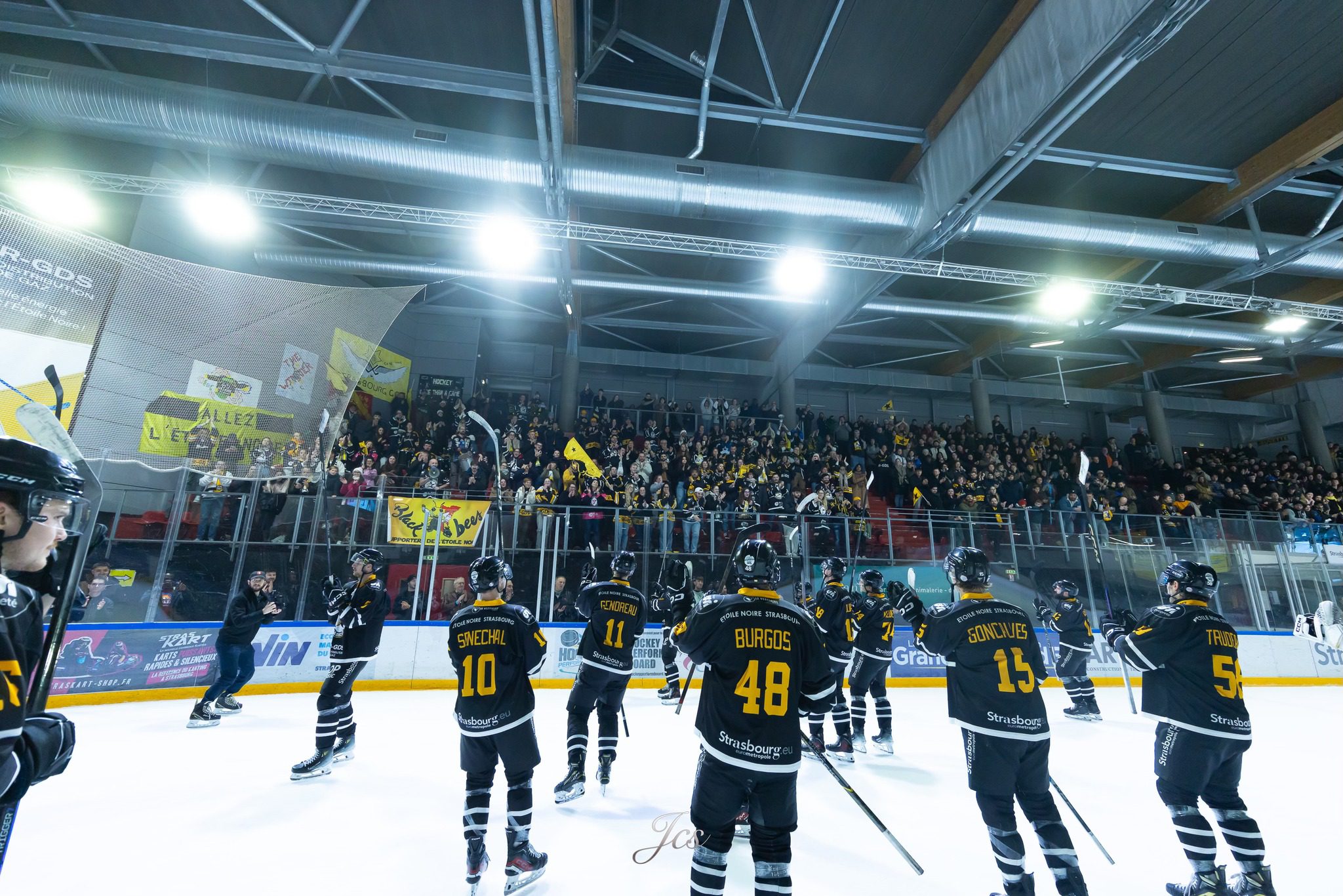 Derby de l’Est : Une Nuit Historique et une Victoire Strasbourgeoise au Bout du Suspense